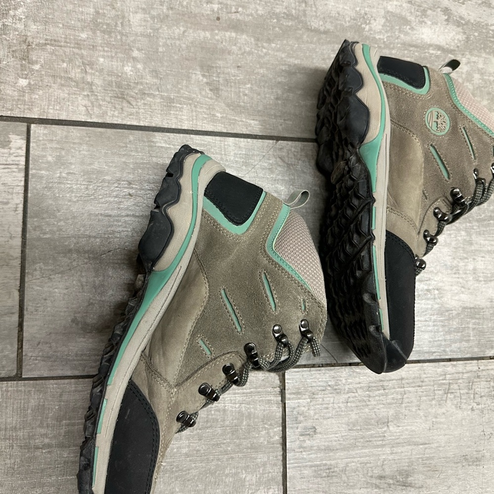 Women’s hiking boots